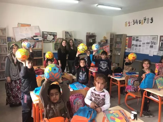 Kütüphane Çocukların Ayağına Geldi Kütüphane Çocukların Ayağına Geldi