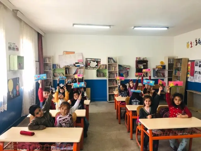 Kütüphane Çocukların Ayağına Geldi Kütüphane Çocukların Ayağına Geldi
