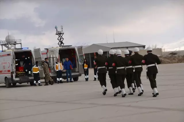 Şehitlerimizi Uğurluyoruz Şehitlerimizi Uğurluyoruz