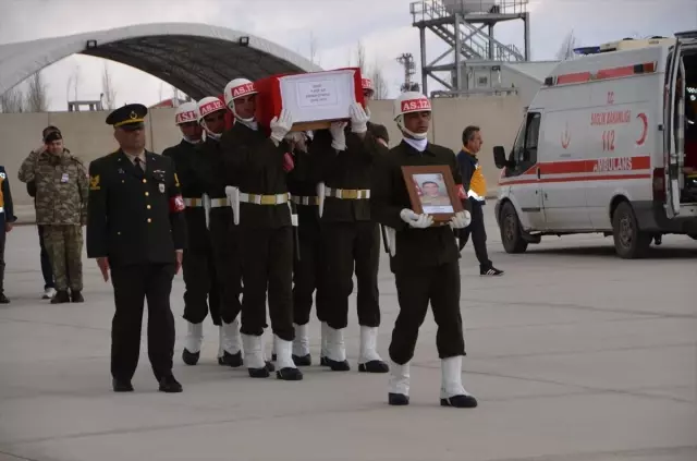 Şehitlerimizi Uğurluyoruz Şehitlerimizi Uğurluyoruz