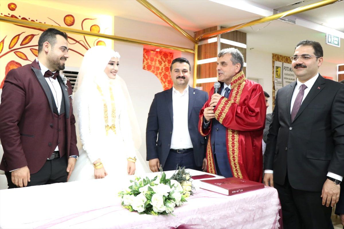 Aa Muhabiri Parlak Evlendi