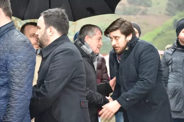 AK Parti Trabzon İl Başkanı Revi'nin Acı Günü AK Parti Trabzon İl Başkanı Revi'nin Acı Günü