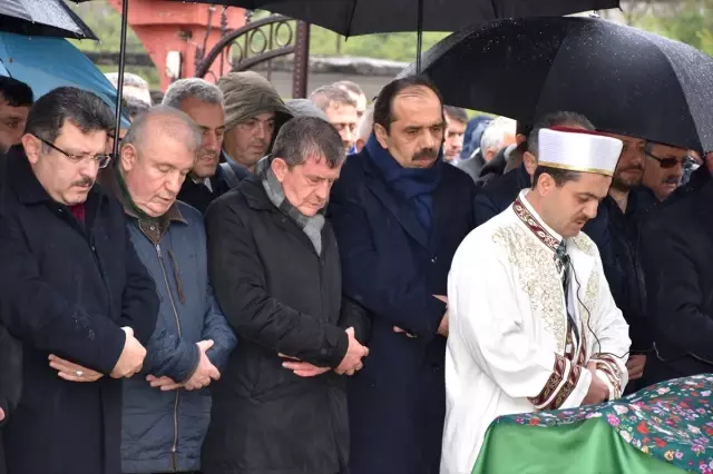 AK Parti Trabzon İl Başkanı Revi'nin Acı Günü AK Parti Trabzon İl Başkanı Revi'nin Acı Günü