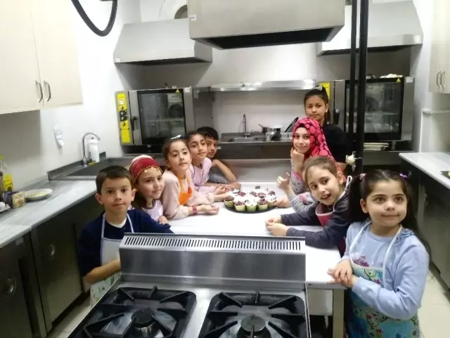 Arnavutköy Kadın Kültür ve Sanat Merkezi'nde 23 Nisan Etkinliği Arnavutköy Kadın Kültür ve Sanat Merkezi'nde 23 Nisan Etkinliği
