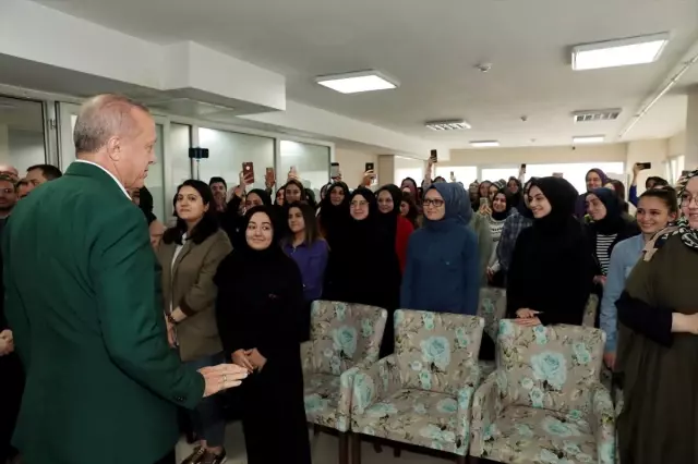 Cumhurbaşkanı Erdoğan, Türgev Yurdunu Ziyaret Etti
