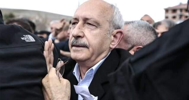 Kemal Kılıçdaroğlu'na Yumruk Atan Saldırganın Kimliği Ortaya Çıktı!
