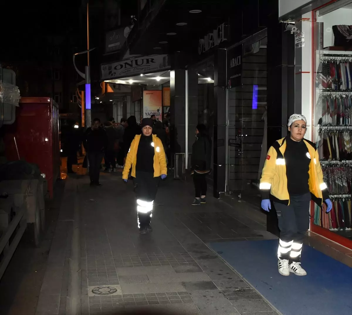 Kırıkkale'de, İş Merkezinde 6 Kişi Dumandan Etkilendi