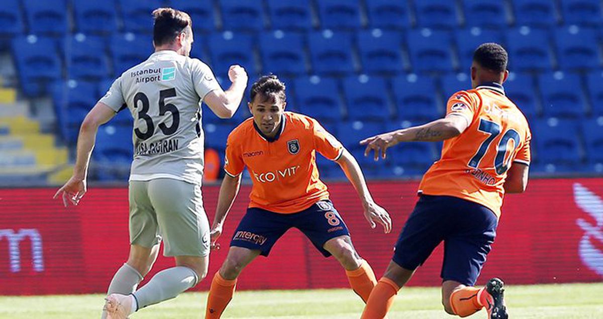 Medipol Başakşehir, Sahasında Çaykur Rizespor ile 1-1 Berabere Kaldı