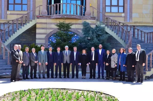 AK Parti'den Başkan Musa Yılmaz'a Tebrik Ziyareti AK Parti'den Başkan Musa Yılmaz'a Tebrik Ziyareti