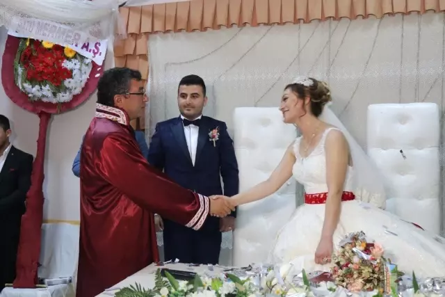 Başkan Gök İlk Nikahı Kıydı
