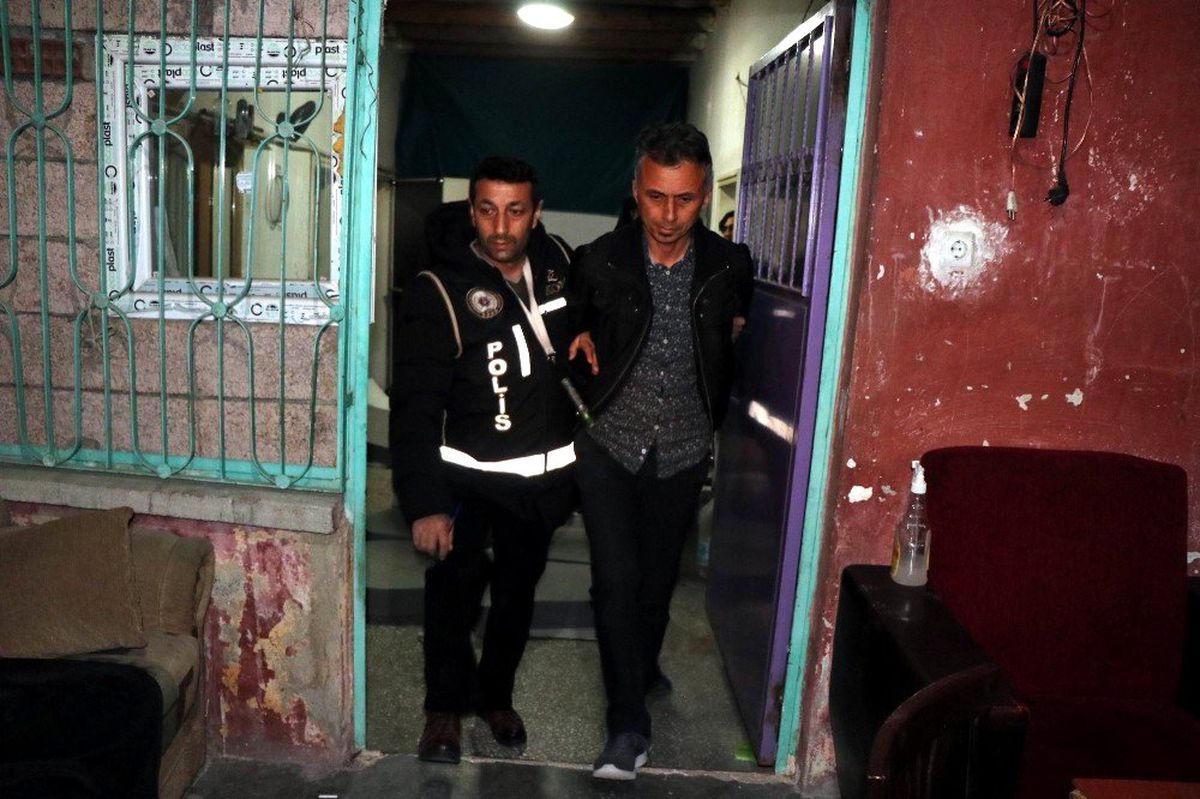 Define İçin 2 Yıldır Kazı Yapan Şahıslar Suçüstü Yakalandı