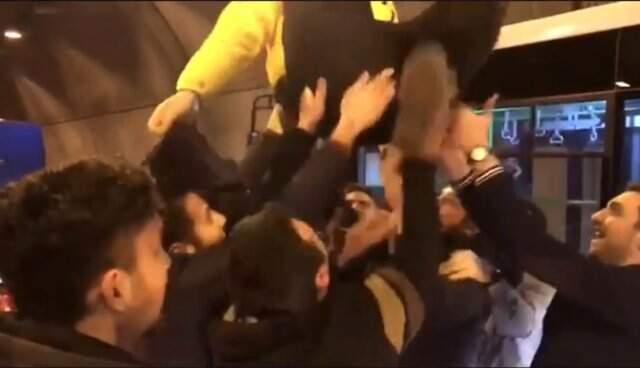 Düğün Magandaları, Çocukların Gözü Önünde Havaya Ateş Açtı