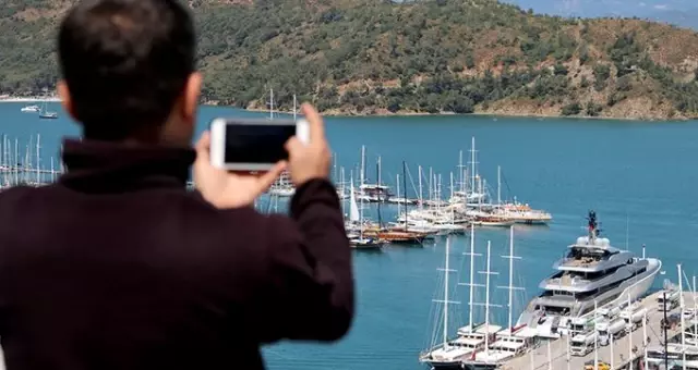 Gören Telefona Sarıldı! Dev Yat Fethiye'den 160 Bin Litre Yakıt Aldı