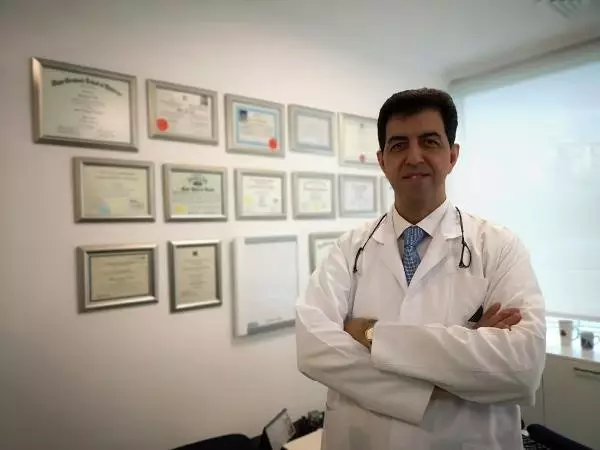Nefes Alabilmek İçin Boğazında Delik Açılan Hastalara Tedavi Şansı Nefes Alabilmek İçin Boğazında Delik Açılan Hastalara Tedavi Şansı