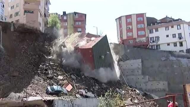 Son Dakika! İstanbul Valisi Yerlikaya Kağıthane'de Çöken Bina Hakkında Açıklama Yaptı!
