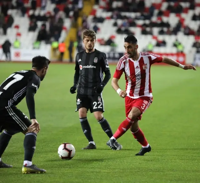 Spor Toto Süper Lig: Dg Sivasspor: 1 - Beşiktaş: 2 (Maç Sonucu) Spor Toto Süper Lig: Dg Sivasspor: 1 - Beşiktaş: 2 (Maç Sonucu)