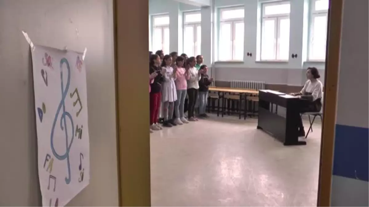 Van'ın 'Beşiktaşlı Kızları' Konsere Hazırlanıyor
