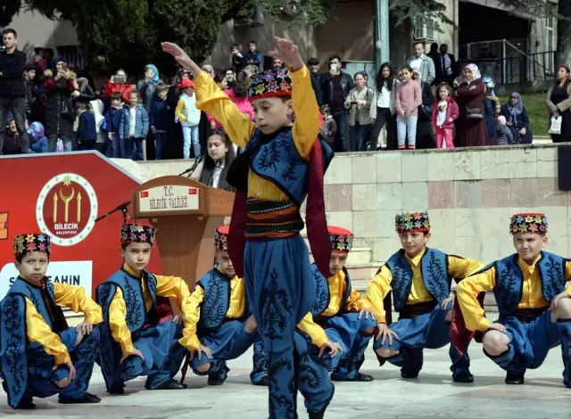 23 Nisan Ulusal Egemenlik ve Çocuk Bayramı Kutlanıyor 23 Nisan Ulusal Egemenlik ve Çocuk Bayramı Kutlanıyor