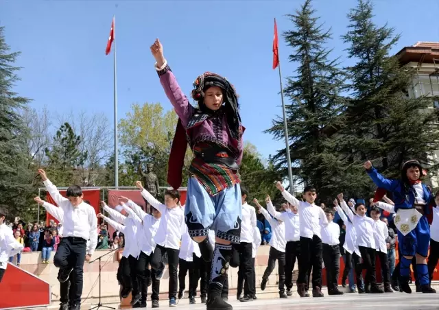 23 Nisan Ulusal Egemenlik ve Çocuk Bayramı Kutlanıyor 23 Nisan Ulusal Egemenlik ve Çocuk Bayramı Kutlanıyor
