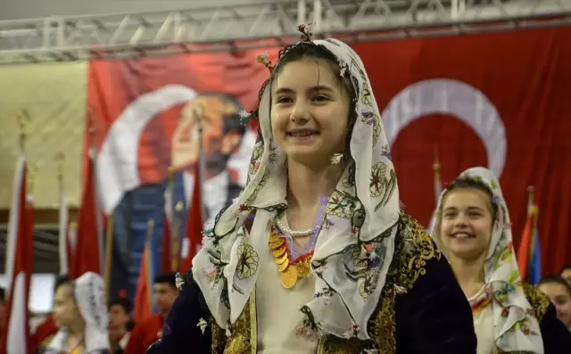 23 Nisan Ulusal Egemenlik ve Çocuk Bayramı Kutlanıyor 23 Nisan Ulusal Egemenlik ve Çocuk Bayramı Kutlanıyor