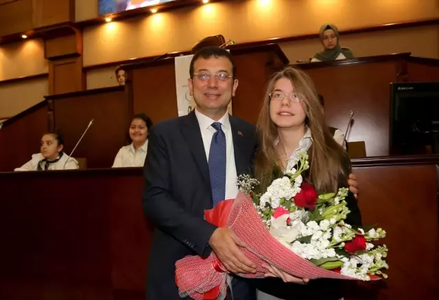23 Nisan Ulusal Egemenlik ve Çocuk Bayramı 23 Nisan Ulusal Egemenlik ve Çocuk Bayramı
