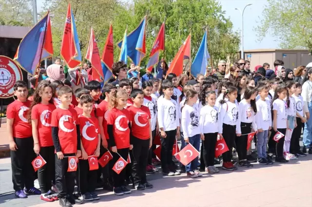 23 Nisan Ulusal Egemenlik ve Çocuk Bayramı Kutlanıyor 23 Nisan Ulusal Egemenlik ve Çocuk Bayramı Kutlanıyor