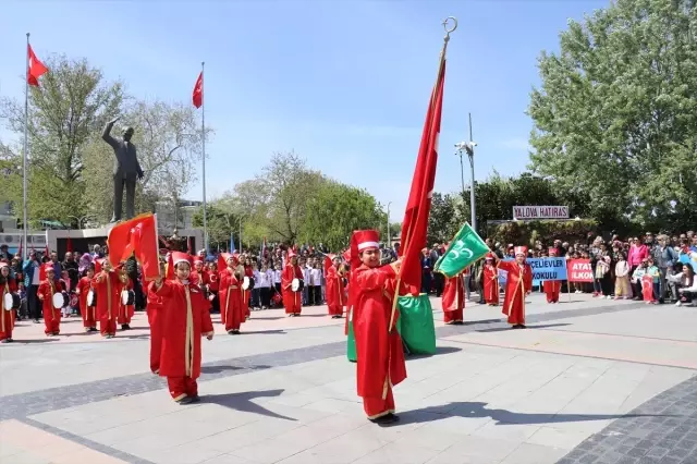 23 Nisan Ulusal Egemenlik ve Çocuk Bayramı Kutlanıyor 23 Nisan Ulusal Egemenlik ve Çocuk Bayramı Kutlanıyor