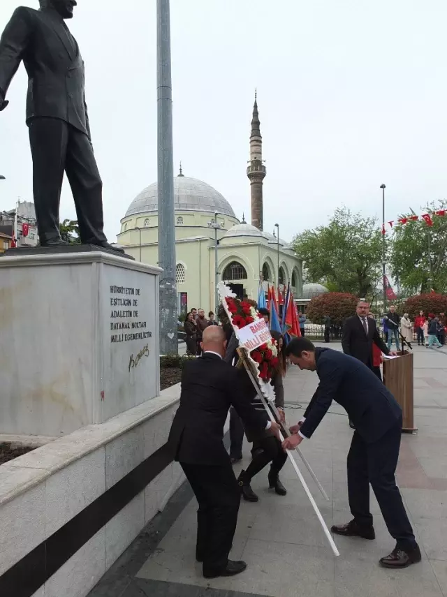 Bandırma'da 23 Nisan'a Günboyu Kutlama