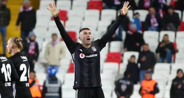 Beşiktaş'ın Golünde Ofsayt mı Var? Deniz Çoban Açıkladı Beşiktaş'ın Golünde Ofsayt mı Var? Deniz Çoban Açıkladı