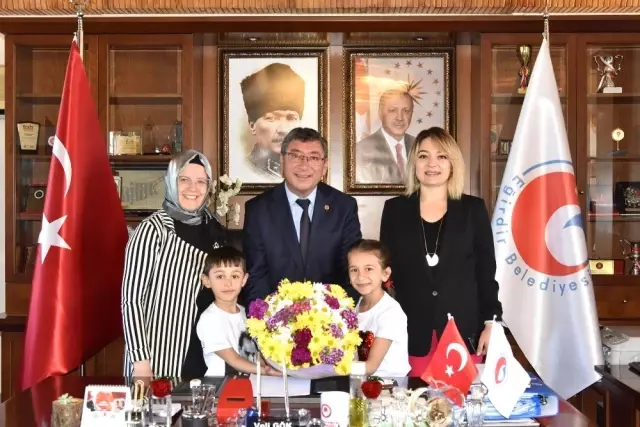 Çocuk Başkan Oyun Parkı ve Top İstedi
