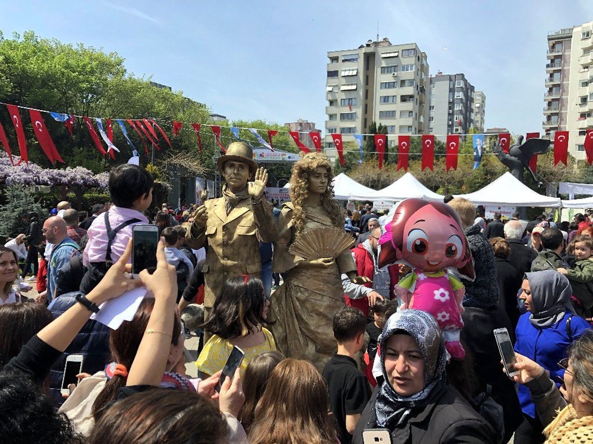 Kadıköy'de 23 Nisan Çocuk Bayramı Coşku ile Kutlandı