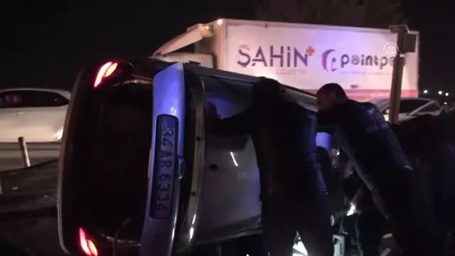 Kocaeli'de Trafik Kazası: 4 Yaralı Kocaeli'de Trafik Kazası: 4 Yaralı