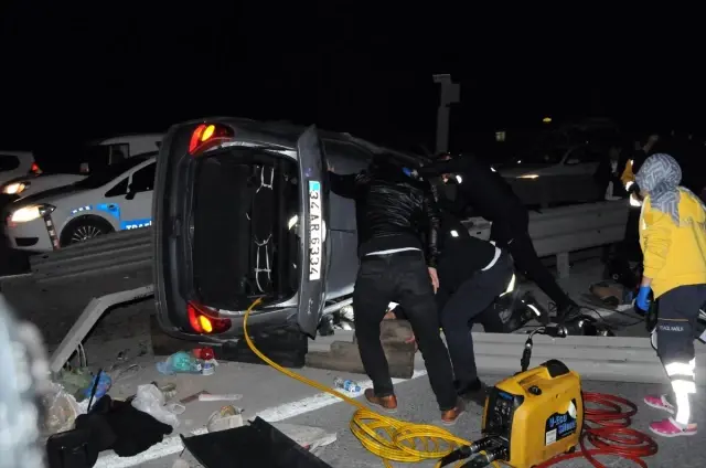 Kocaeli'de Trafik Kazası: 4 Yaralı Kocaeli'de Trafik Kazası: 4 Yaralı