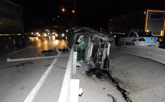 Kocaeli'de Trafik Kazası: 4 Yaralı Kocaeli'de Trafik Kazası: 4 Yaralı