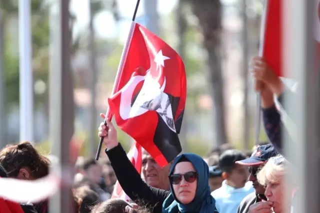 Solotürk Mersin'de Nefesleri Kesti Solotürk Mersin'de Nefesleri Kesti