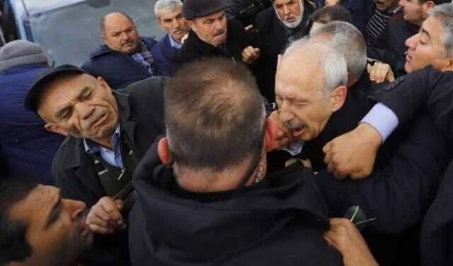 Son Dakika! Kılıçdaroğlu, Şehit Cenazesinde Kendisine Saldıranlardan, Avukatı Aracılığı ile Şikayetçi Oldu
