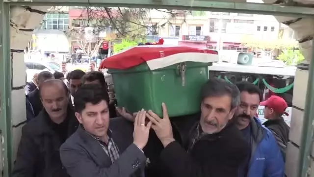Sri Lanka'da Hayatını Kaybeden 2 Türk Vatandaşının Cenazesi Sri Lanka'da Hayatını Kaybeden 2 Türk Vatandaşının Cenazesi