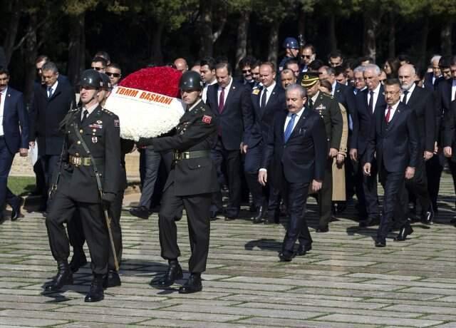TBMM Başkanı Mustafa Şentop ve Devlet Erkanı Anıtkabir'de Atatürk'ün Huzuruna Çıktı