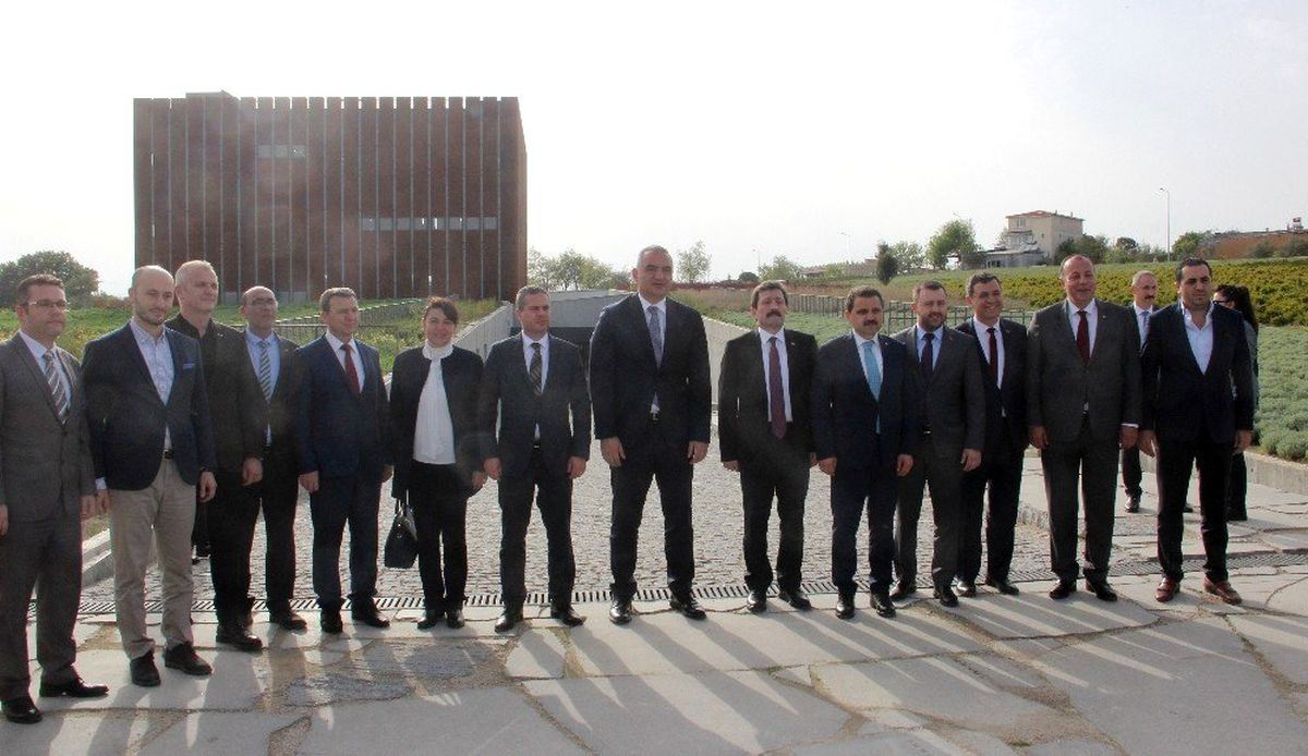 Bakan Ersoy'dan Troya Müzesi'ne Ziyaret