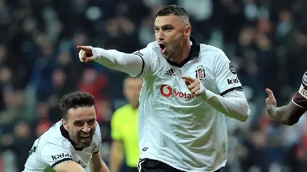 Burak Yılmaz, İki Takımı Geride Bıraktı Burak Yılmaz, İki Takımı Geride Bıraktı