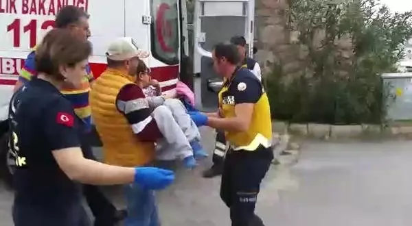 Eline Korkuluk Demiri Saplanan Çocuğu İtfaiye Kurtardı Eline Korkuluk Demiri Saplanan Çocuğu İtfaiye Kurtardı