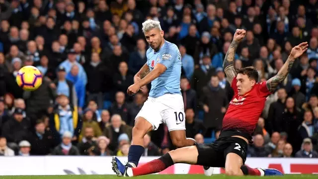 İngiltere basınının gözünden Manchester derbisi İngiltere basınının gözünden Manchester derbisi