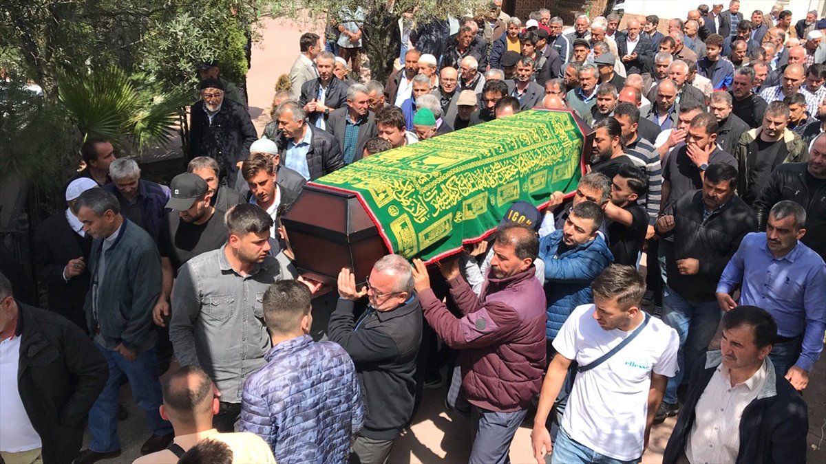 Almanya'da Üç Türk Gencinin Trafik Kazasında Ölümü