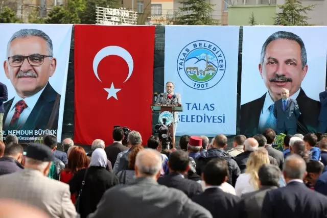 Başkan Yalçın'dan Kokteyl Başkan Yalçın'dan Kokteyl