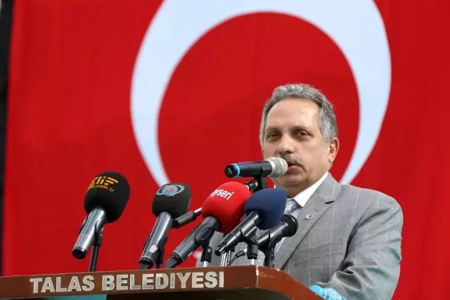 Başkan Yalçın'dan Kokteyl Başkan Yalçın'dan Kokteyl