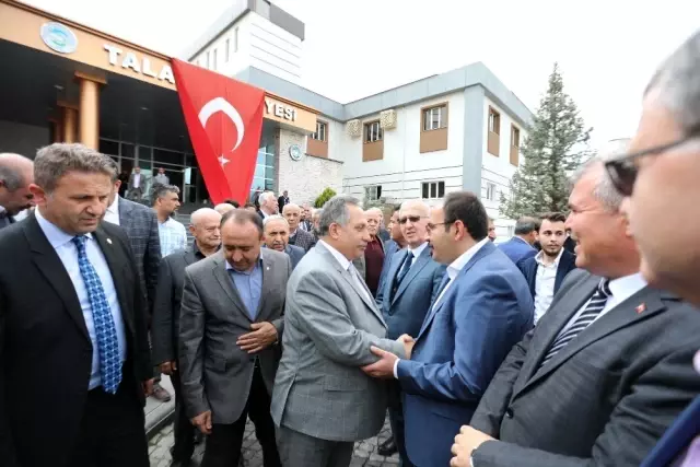 Başkan Yalçın'dan Kokteyl Başkan Yalçın'dan Kokteyl