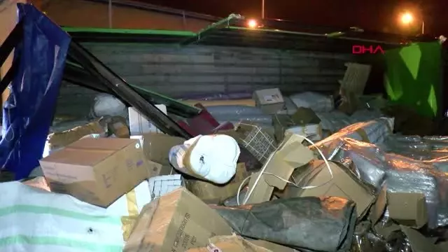 Bursa'da Devrilen Kamyonun Altında Kalan Sürücü Hayatı Kaybetti Bursa'da Devrilen Kamyonun Altında Kalan Sürücü Hayatı Kaybetti