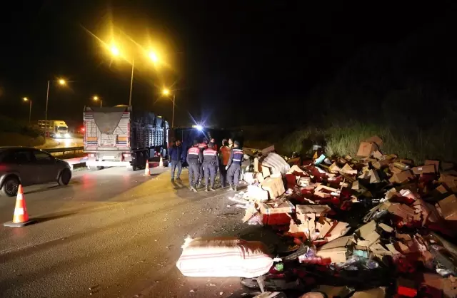 Bursa'da Devrilen Kamyonun Sürücüsü Öldü Bursa'da Devrilen Kamyonun Sürücüsü Öldü