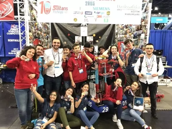 Darüşşafaka Robot Kulübü Dünyanın En İyileri Arasına Girdi Darüşşafaka Robot Kulübü Dünyanın En İyileri Arasına Girdi