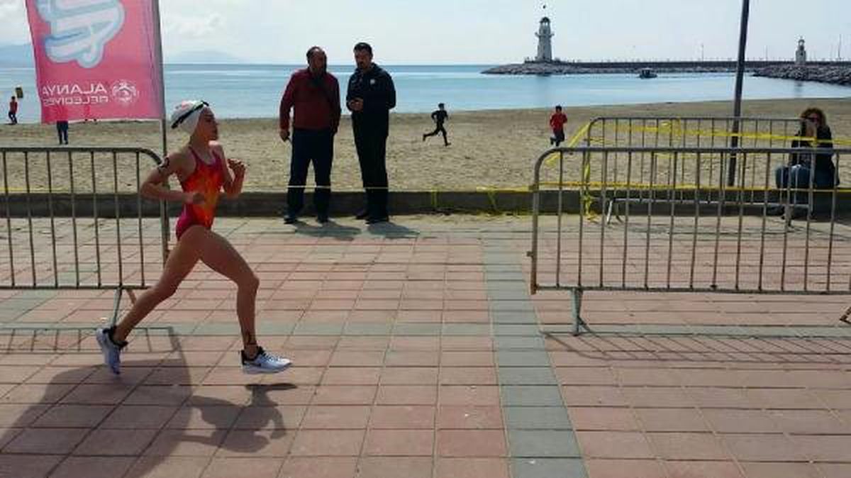 Eda Özrodop'tan Altın Madalya